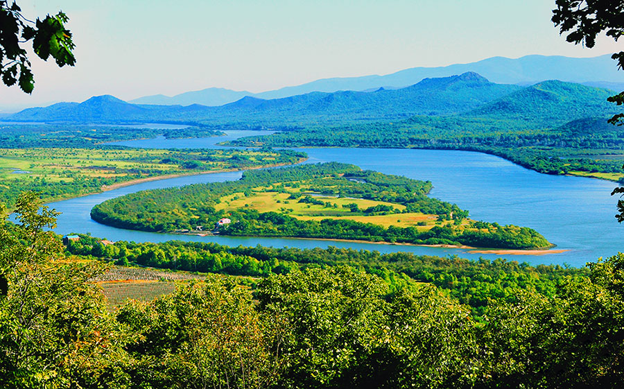 胡冰卿新剧《离星星最近的人》开机 彝族姑娘阿卓热血创业